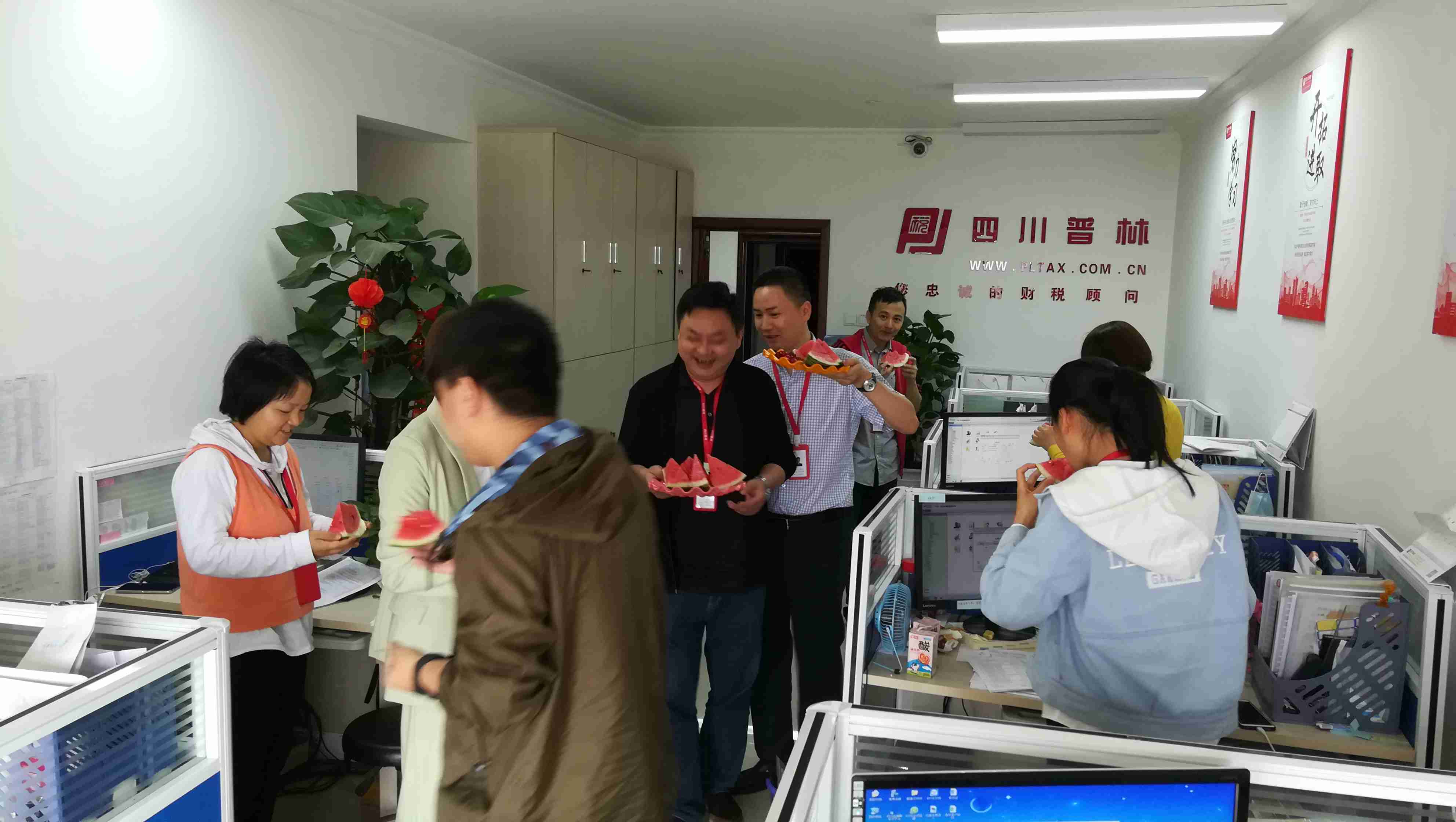 7780bc8b9215a7f4e5424f161b7b42f2_副本.jpg 7780bc8b9215a7f4e5424f161b7b42f2_副本.jpg